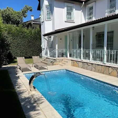 Luxury With Pool In Sofhan Kirkpinar فيلة سبانجا